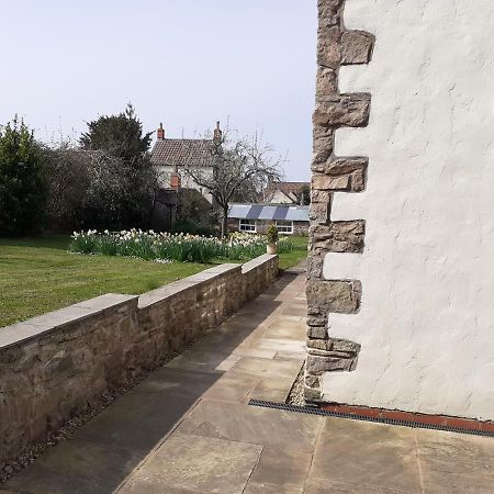 Characterful Cottage Adjacent To An Orchard Brockley Exterior foto