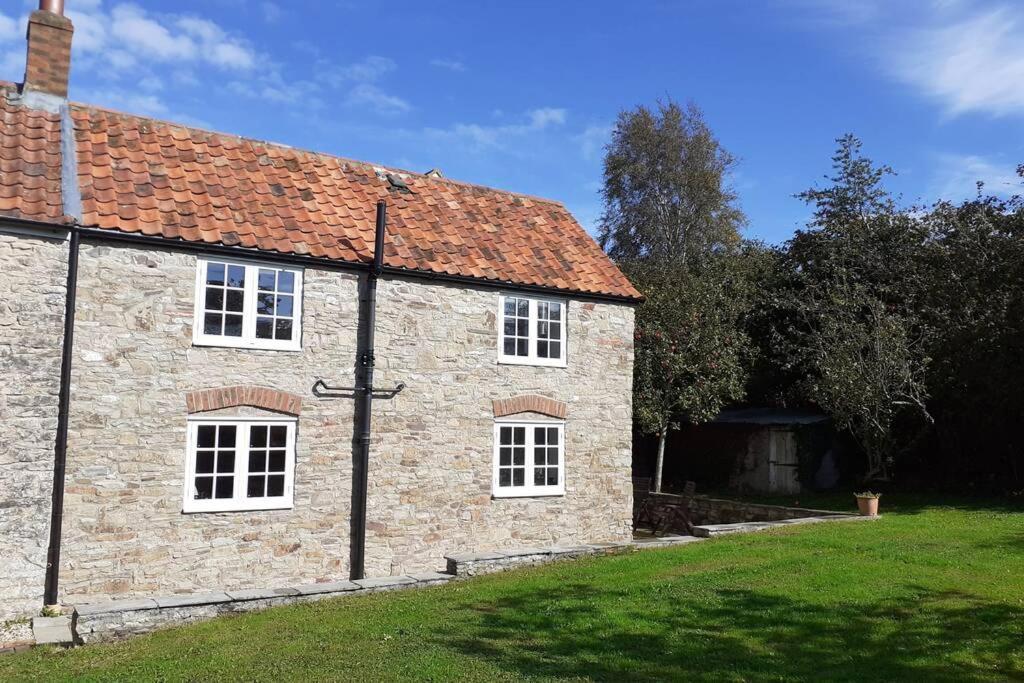 Characterful Cottage Adjacent To An Orchard Brockley Exterior foto